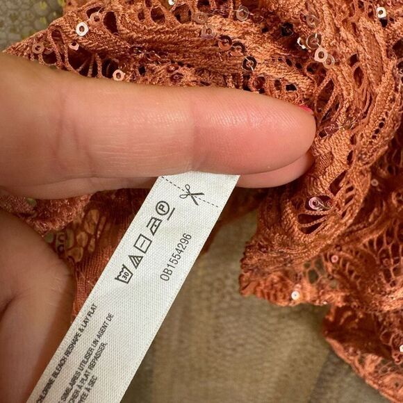 Free People Best Idea Rose Sequin Lace Cropped Handkerchief Hem Cami Small - Picture 8 of 9